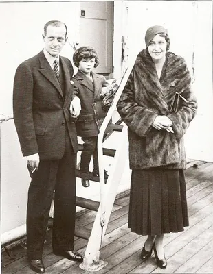 ВК Дмитрий Павлович с женой и сыном Павлом | Romanov dynasty, Grand duke,  Romanov