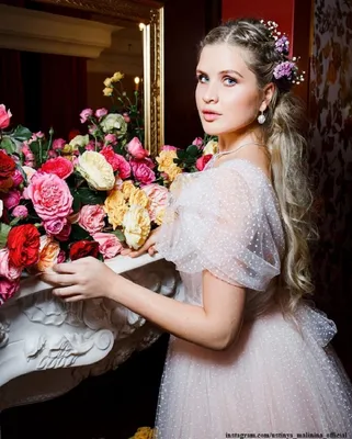 Дочь Александра Малинина показала своего жениха Зимой 22-летняя Устинья  Малинина, дочь певца Александра Малинина сообщила о помолвке.… | Instagram