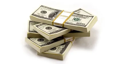 PNG изображение рук с деньгами на белом фоне