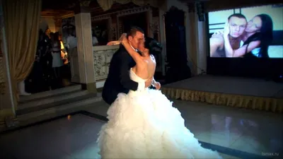Невеста в облегающем платье с открытым плечом: звезда «Дома-2» Евгения  Феофилактова вышла замуж во второй раз