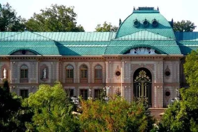 В Донецке показали, что стало с резиденцией Ахметова в Ботаническом саду -  Кочегарка