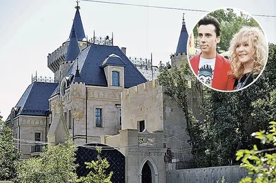 Посмотрите на дом Аллы Пугачевой, который ее внук продает за ₽225 млн | РБК  Life