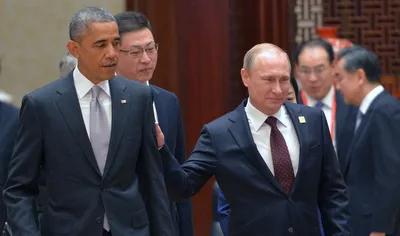 Портреты Барака и Мишель Обамы в Белом Доме | Euronews