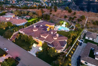 Бритни Спирс начала поиск покупателей для своего дома в Калифорнии - ФОТО