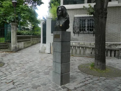 Dalida Statue, Париж: лучшие советы перед посещением - Tripadvisor