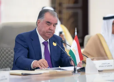 Судьбоносные встречи. Как Эмомали Рахмон решает личные проблемы народа |  Новости Таджикистана ASIA-Plus