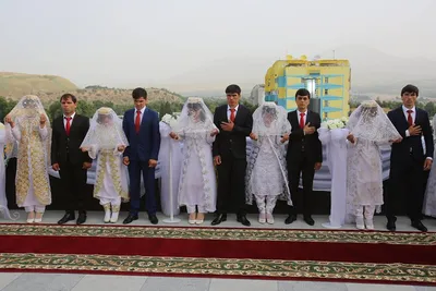 Президент сдал в Вахдате новый жилой дом, здание для налоговиков и погулял  на массовой свадьбе | Новости Таджикистана ASIA-Plus