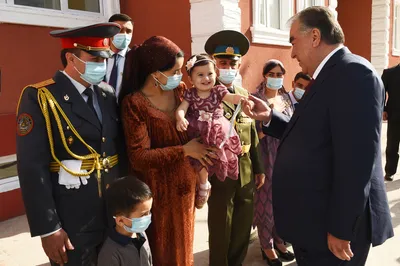 В Кыргызстан прибыл президент Таджикистана Эмомали Рахмон, сообщила  пресс-служба Кабинет министров. В Международном аэропорту «Манас» его… |  Instagram