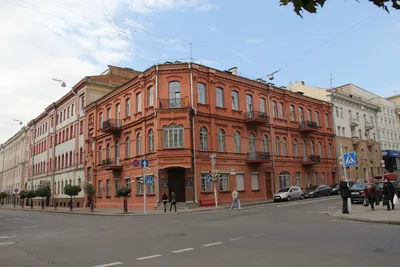 Бомжи гнездились лагерями и справляли нужду, где попало». Узнали, как  живется в знаменитом доме на Немиге и кто его заселяет — последние Новости  на Realt