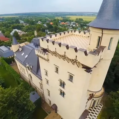 6 интересных фактов и фото замка Галкина* и Пугачевой: дом за 700 миллионов  рублей | myDecor