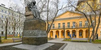 Мемориальный музей и научная библиотека «Дом Гоголя», Москва, Россия