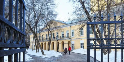 ДОМ ГОГОЛЯ ⠀ В настоящее время «Дом Гоголя» включает в себя мемориальный  музей, научную библиотеку, научно-исследовательский… | Instagram
