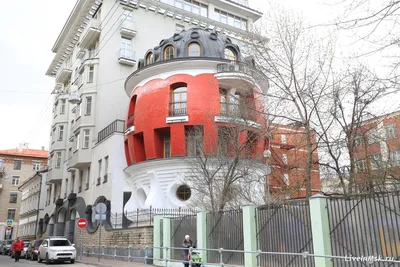 В Москве снова продают дом-яйцо ― одно из самых одиозных зданий города и  образец лужковского китча - Афиша Daily