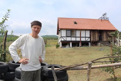 Экологический дом из соломы. Евгений Иванович Широков - YouTube