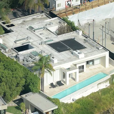 Группа преступников ограбила дом Киану Ривза в Лос-Анджелесе | Новини.live