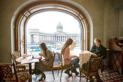 В Петербурге после реконструкции открылся Дом книги - Российская газета