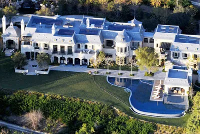 В Голливуде за $21 миллион продают бывший дом Мадонны. Смотрите, как он  выглядит