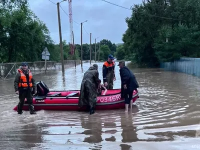 В Приморье вода пошла на спад, но за три дня стихия успела натворить много  бед - Российская газета