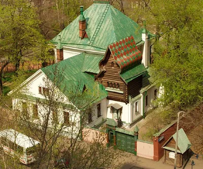 Дом-музей В. М. Васнецова. Зал