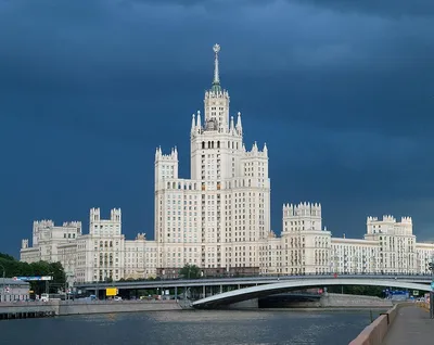 Экскурсия в жилой дом на Котельнической набережной, Москва