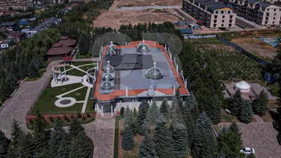 Дворцы Назарбаевых в Алматы — под горами и за высокими заборами