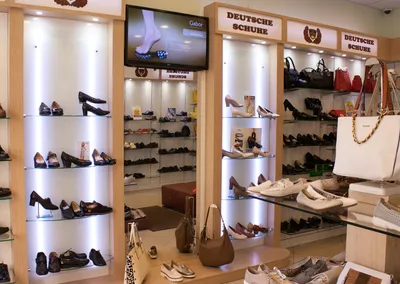 Интернет-магазин обуви и одежды в Москве