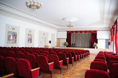 Большой концертный зал — Дом офицеров