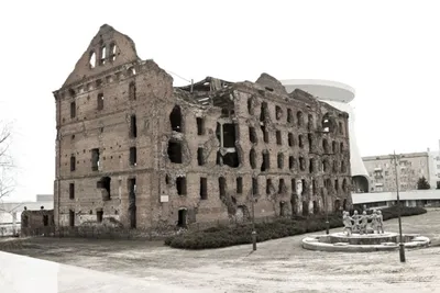 Pavlov's house in Stalingrad. Volgograd mill Gergardt - YouTube