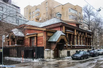 Уникальный деревянный дом, в котором последние годы жил Александр  Пороховщиков. А где он похоронен, вы точно не знаете | Горожанин | Дзен