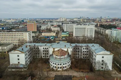 Минск, Беларусь - 1 Октября, 2016: Памятник Ленину И Дом Правительства  Республики Беларусь На Площади Независимости, Минск Фотография, картинки,  изображения и сток-фотография без роялти. Image 64707090