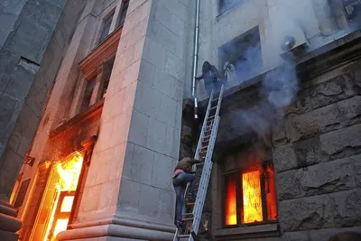 Эксперты насчитали пять источников возгорания в Доме профсоюзов в Одессе 2  мая 2014 года