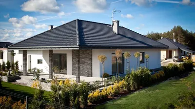 красивый дом с серой крышей из металлочерепицы | Bungalow house plans,  House designs exterior, House goals