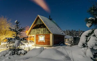 старый дом в деревне зимой в солнечную погоду. деревня зимой Стоковое  Изображение - изображение насчитывающей зодчества, природа: 223845529