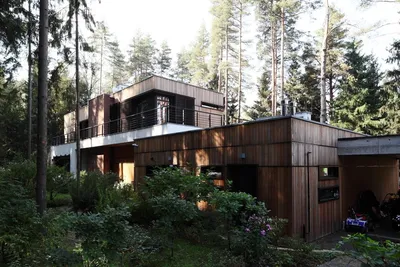 Частный дом из бруса в сосновом лесу в Ленинградской области