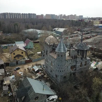Скандальный замок. Как сегодня живется в одном из самых заметных домов  Тюмени | Вслух.ru
