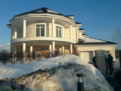 Константин Меладзе и Вера Брежнева выставили на продажу свой дом почти за  300 млн рублей
