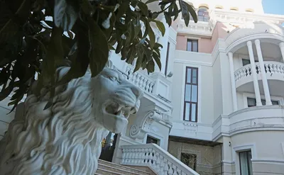 Национализированную квартиру Зеленского в Крыму оценили в 24 млн руб. — РБК