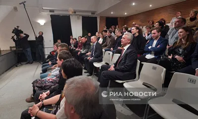 Президент РФ В. Путин посетил центр-музей \"Дом Высоцкого на Таганке\" | РИА  Новости Медиабанк