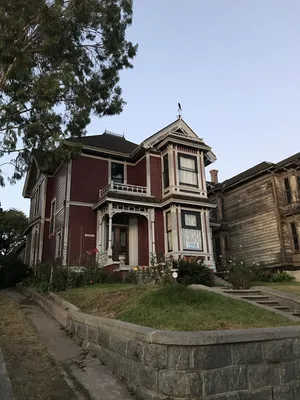 charmed-house — Стили архитектуры США