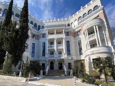 Как выглядит квартира Зеленского в Крыму, которую отдадут многодетным  семьям - KP.RU