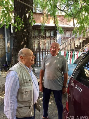 Михаил Жванецкий посетил «родительский дом» в Одессе (фото) — Ivasi.news