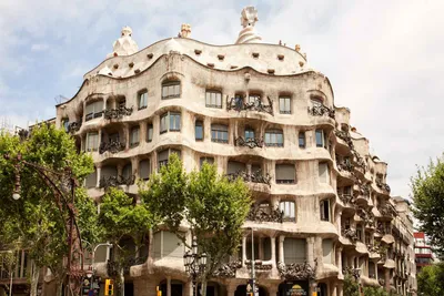Первый дом, построенный Гауди, открыл свои двери в Барселоне в качестве  музея | Артхив