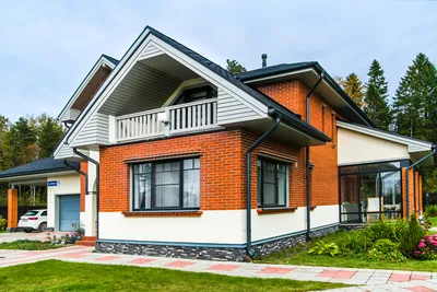 Проект дома с фасадом из камня и дерева 🏠 Дом под ключ – 700 м²