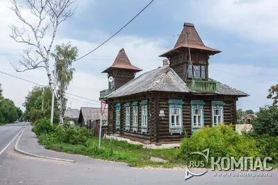 дом с мезонином с башенками …» — создано в Шедевруме