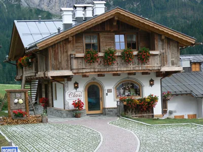 Традиционные дома в Баварии Бавария немецких альп Ettal 26 мая 2020 года  Редакционное Стоковое Фото - изображение насчитывающей тишь, солнечно:  185587808
