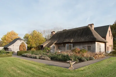 Типичные дома Бельгии редакционное стоковое изображение. изображение  насчитывающей история - 164848404