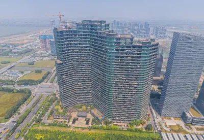 Это одна из самых населенных многоэтажек мира на 20 тысяч жителей