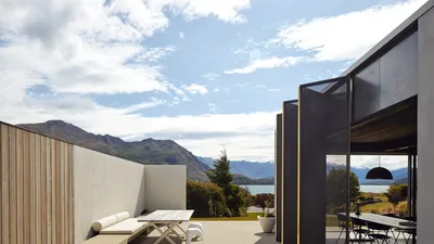 Жилые дома на холме блефа Новой Зеландии в нейпире Стоковое Изображение -  изображение насчитывающей море, ландшафт: 204915909