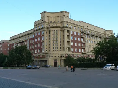 Как живут в самом длинном кирпичном доме Новосибирска на Стартовой, 1 — в  новостройке на 2000 квартир - 1 сентября 2022 - НГС.ру