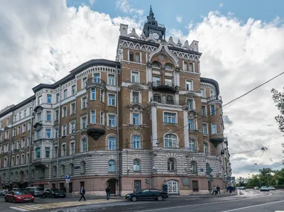 Статья от 16 сентября 2019 года в разделе Блог: 5 легендарных домов в Москве .